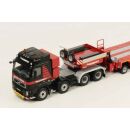 410061 Mammoet 1:50 VOLVO FH12 with scheuerle Intercombi Trailer