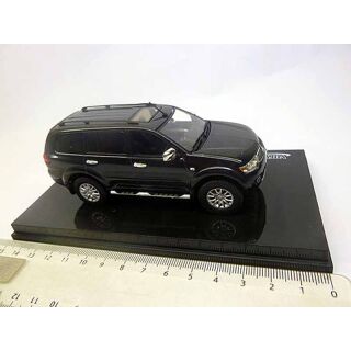 29263 Vitesse 1:43 Mitsubishi Challenger grey