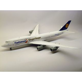 556767 Herpa 1:200 Lufthansa Boeing 747-8 Intercontinental Fanhansa / Siegerflieger Potsdam