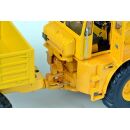 450770800 Schuco 1:32 Kirovets K-700 T gelb