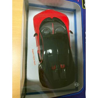 18-11044 Bburago 1:18 Bugatti rot / schwarz